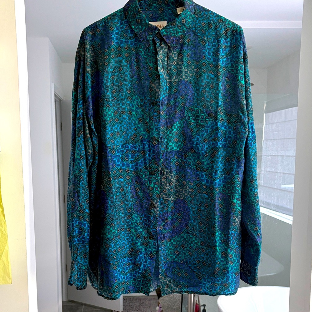 NWOT. 100% silk Vibrant Blue and Green Patterned Shirt